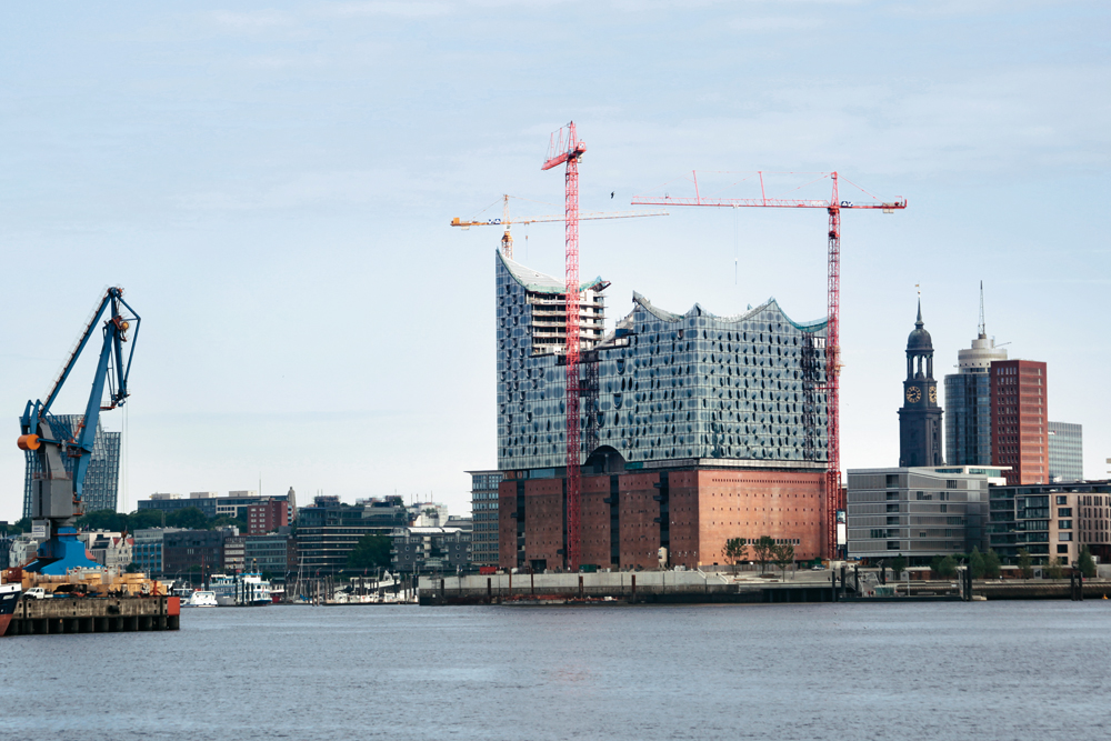 Elbphilharmonie Hamburg,
Planungsbeginn 2003
Architekten: Herzog & de Meuron
Baubeginn 2007