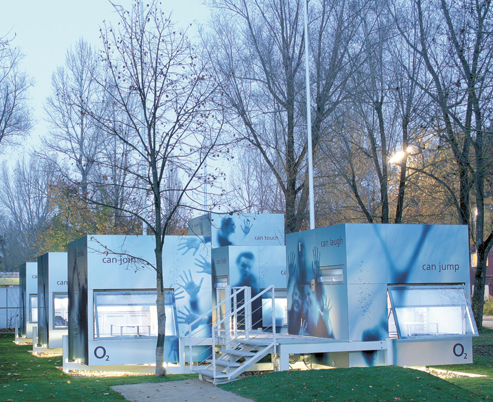 Studentenwohnsiedlung in München (D), Horden Cherry Lee Architects mit Haack & Höpfner Architekten 2005: Auf einer Grundfläche von knapp sieben Quadratmetern enthalten diese Wohnwürfel alles für den Alltag Notwendige.