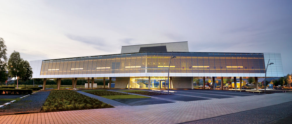 HHS Architekten + Planer: Solar-Akademie in Niestetal (energieautarke Insellösung)