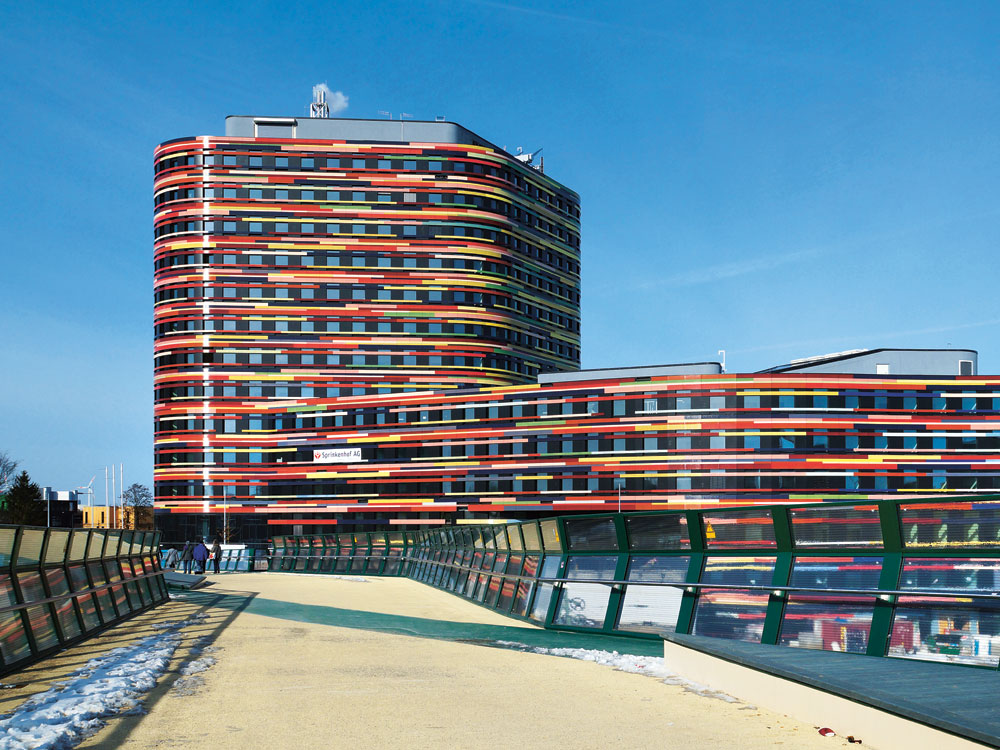 Behörde für Stadtentwicklung und Umwelt in Hamburg (D) 2013, Sauerbruch Hutton: Auch bei diesem Neubau wird durch ein Monitoring überprüft, ob die Zielwerte für Energieverbräuche und Nutzerkomfort eingehalten werden.