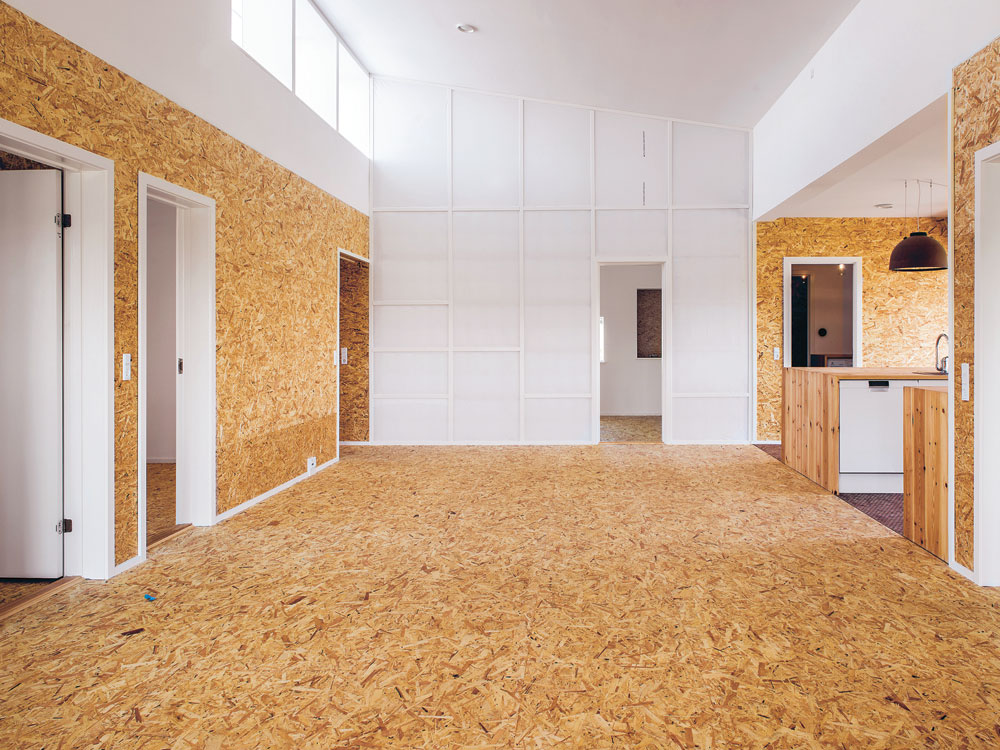 »Upcycle House« (Lendager Arkitekter): Der Wohnraum nimmt den zentralen und höchsten Teil des Gebäudes ein.