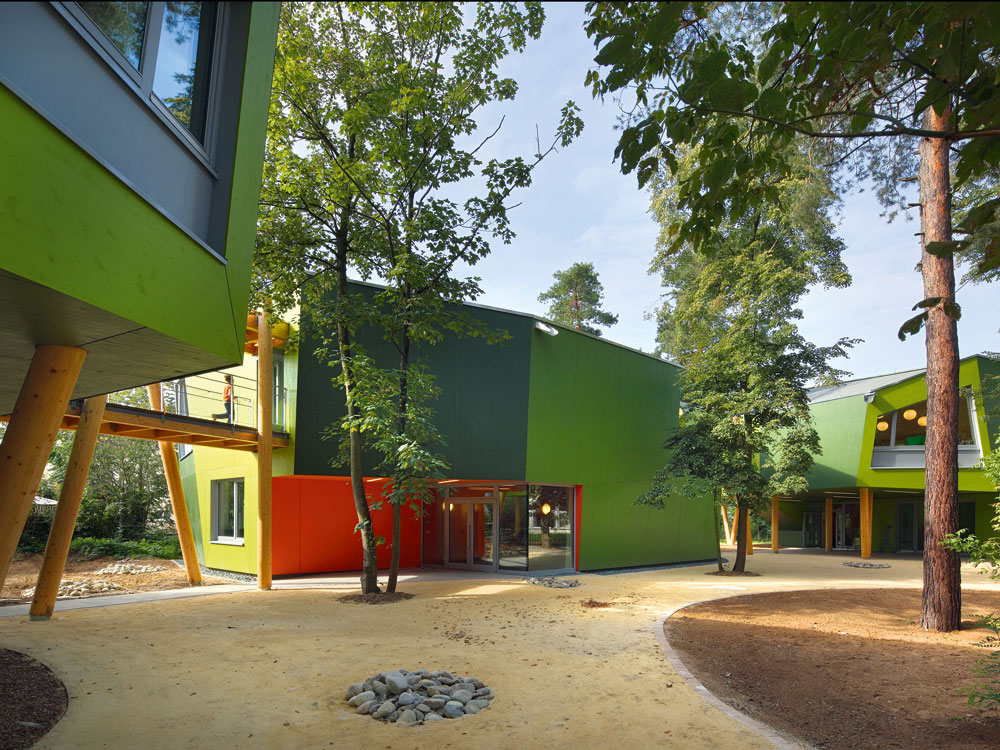 Ramona Buxbaum Architekten: Sprachheilschule in Griesheim (Passivhaus)
