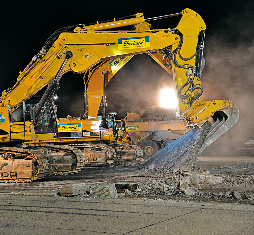 Abbruch großformatiger Betonbauteile zur  anschließenden Zerkleinerung vor Ort