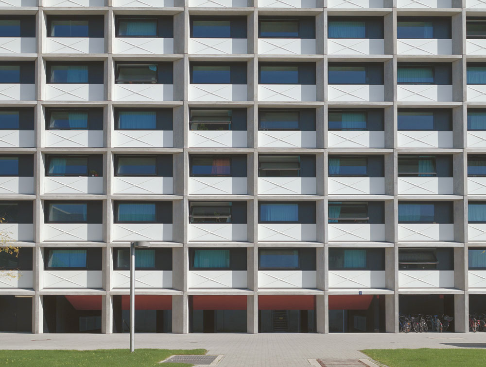 Sanierung eines Wohnhochhauses im Olympischen Dorf in München, Knerer und Lang Architekten 2013: Fassadenausschnitt