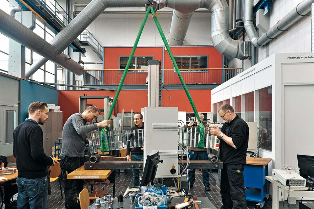Untersuchungen an Prototypen von Gussglaselementen