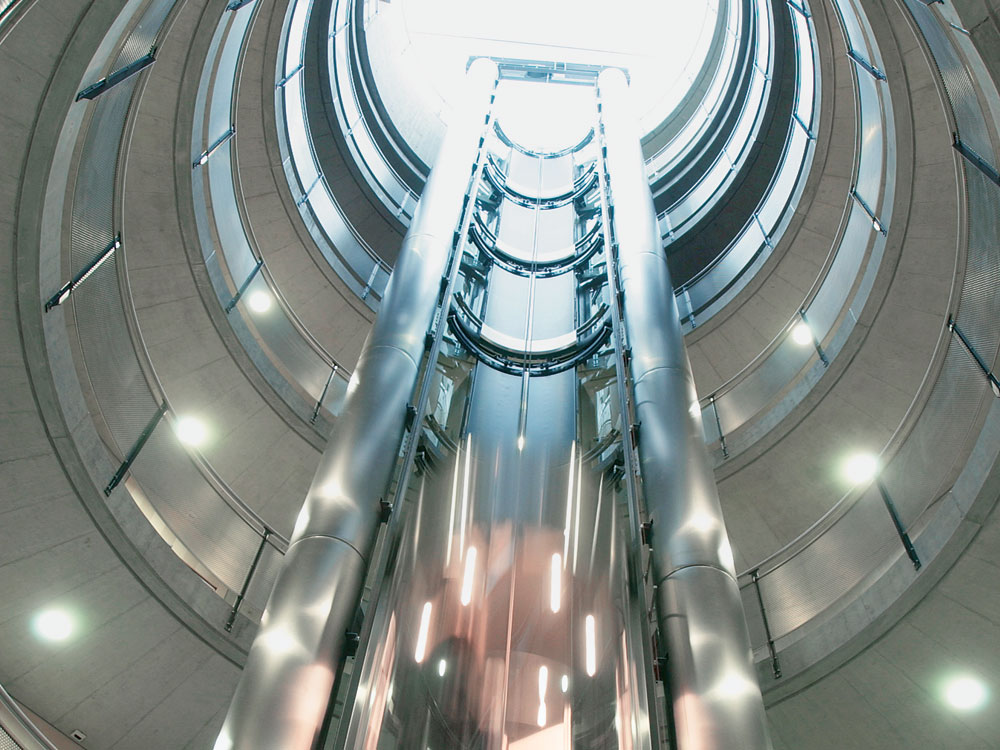 Forschung und Praxis: Aufzüge energieeffizient modernisieren