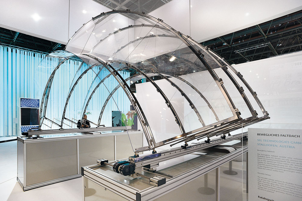 bewegliche Dachkonstruktion, Faltwerk aus Dünnglas-Bögen, SFL Technologies