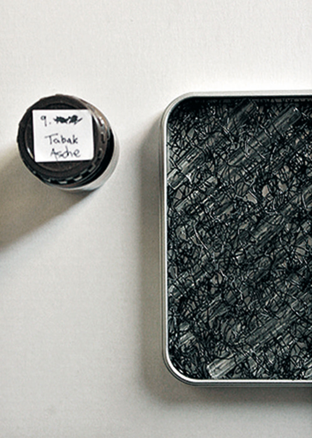 In Materialien und Formen übersetzte Geruchseigenschaften; Materialforschung, Tom Baffi, 2010