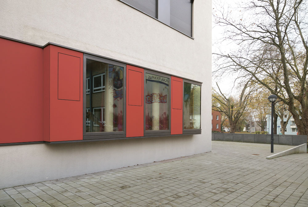 Erkerfenster des Kindergartens an der Nordostecke