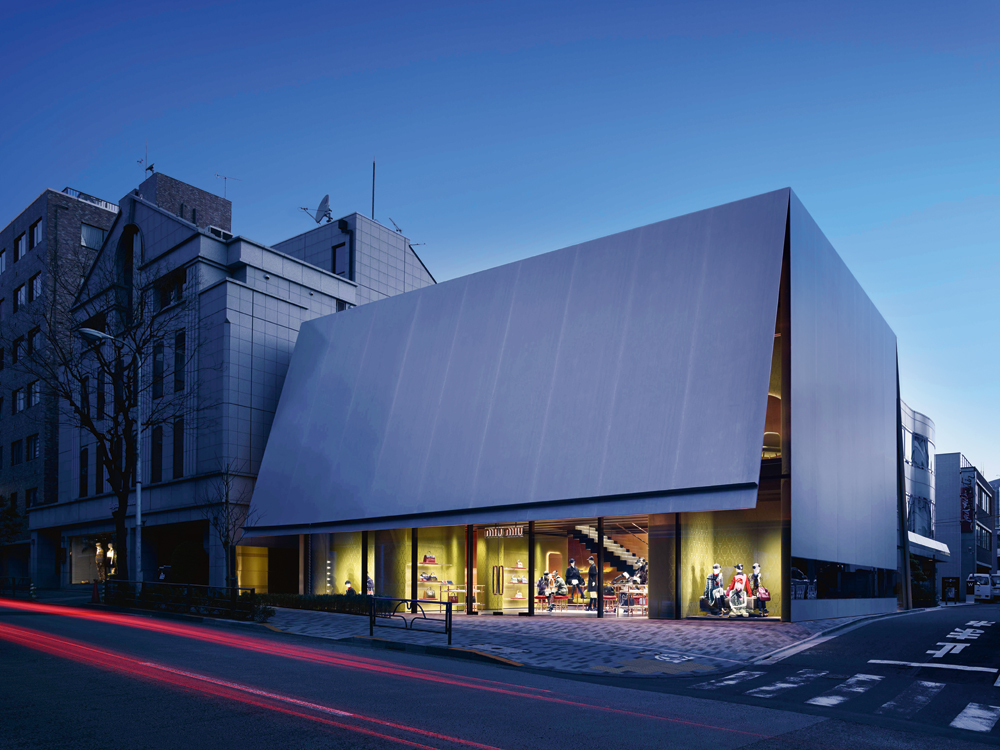 Miu Miu Aoyama
Minami Aoyama 3178, Minatoku, Tokio
Design: Herzog & de Meuron, Basel