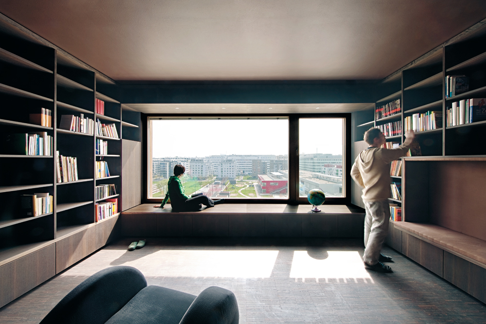 gemeinschaftliche Bibliothek im Dachgeschoss