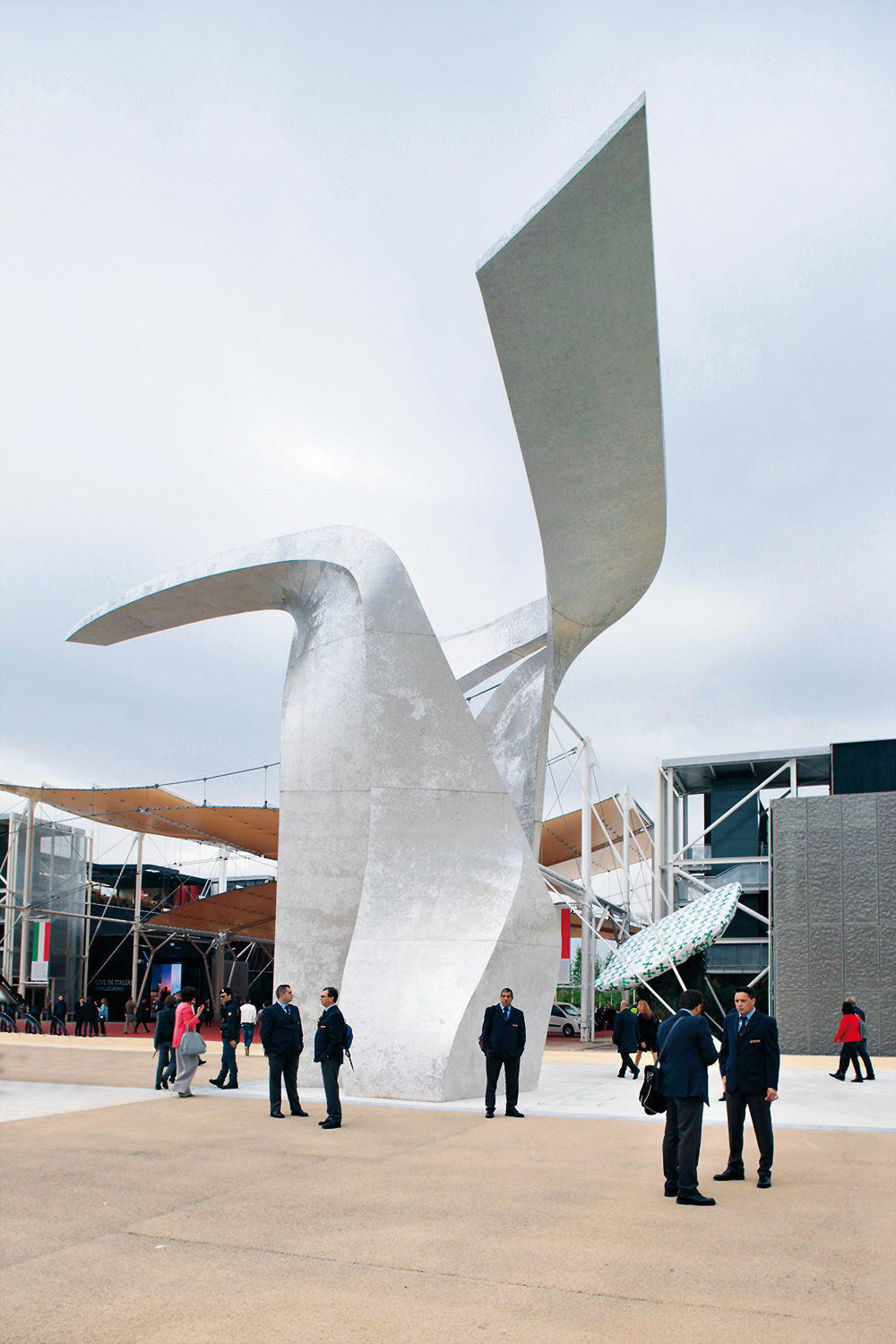 Aluminium-Monocoque: Multimedia-Skulptur »Wings« Expo Mailand 2015
Architekten: Studio Libeskind
