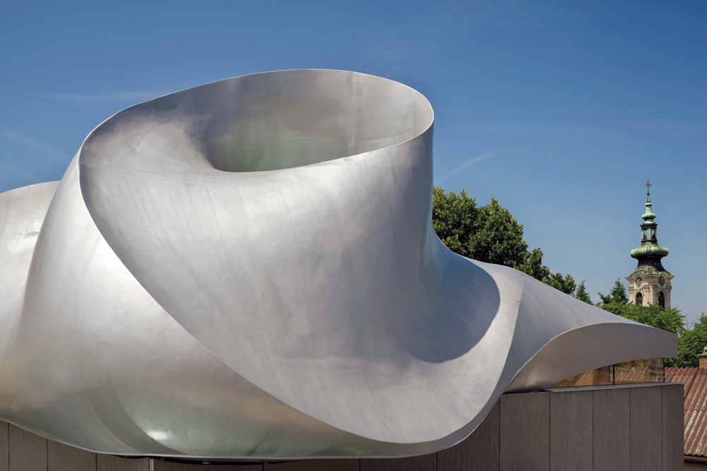 Stahl-Monocoque beschichtet: Martin-Luther-Kirche, Hainburg 2011, Arch.: Coop Himmelb(l)au