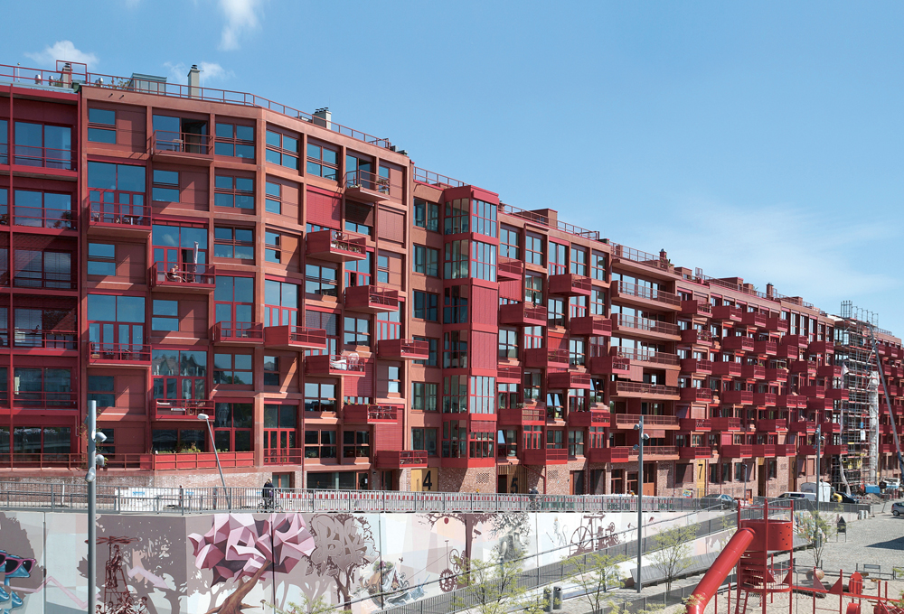 Räumliche Vielfalt trotz modularer Konstruktion: Wohnkomplex »Am Lokdepot« in Berlin, Robertneun 2016