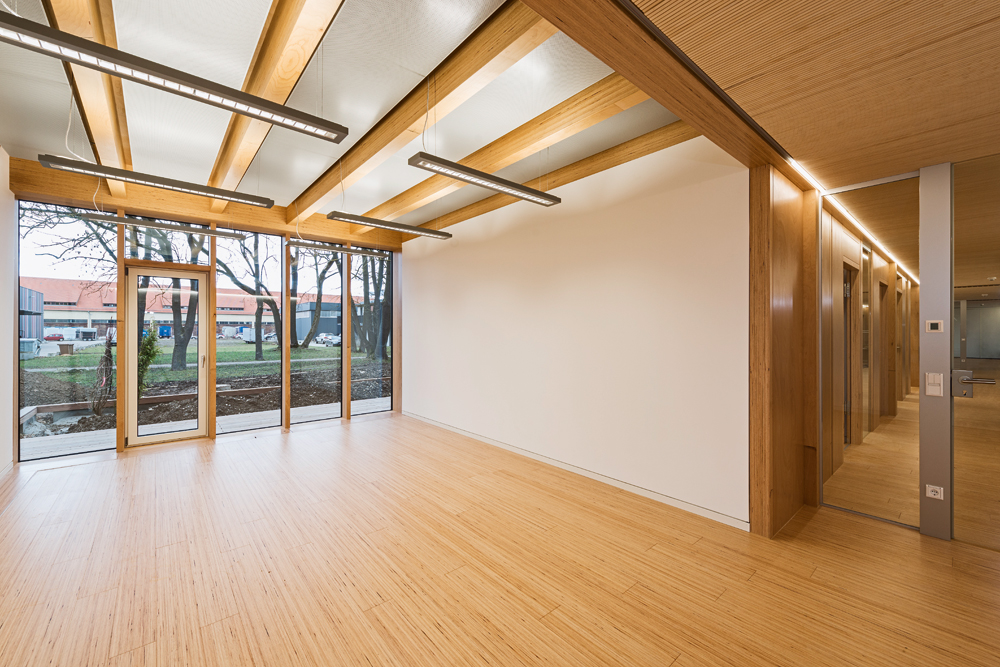 Verwendung von Buchen-FSH in Tragwerk, Fassade und Innenausbau
Bürogebäude in Augsburg, 2015
Architekten: lattkearchitekten, Augsburg
Tragwerksplaner: bauart konstruktions GmbH, München