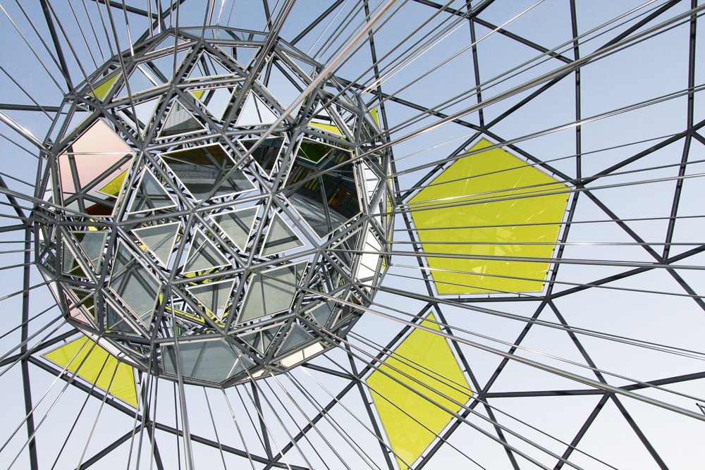 »Knowing doing planet«, Polyedrischer Pavillon von Olafur Eliasson in Oslo, 2012
