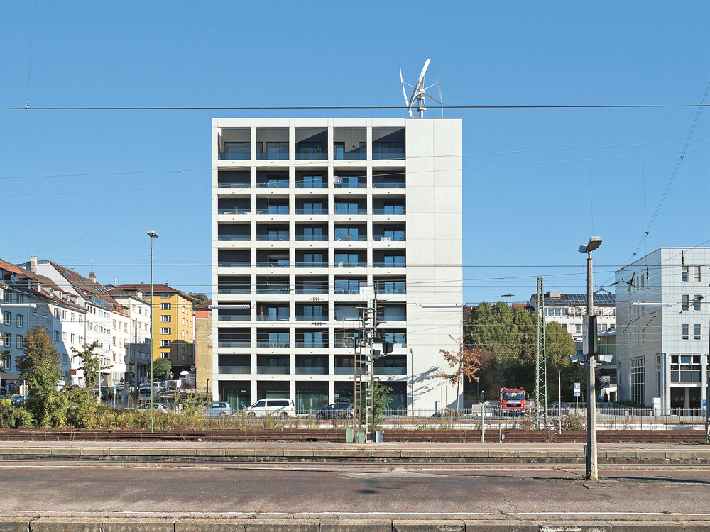 Südansicht des sanierten Gebäudes