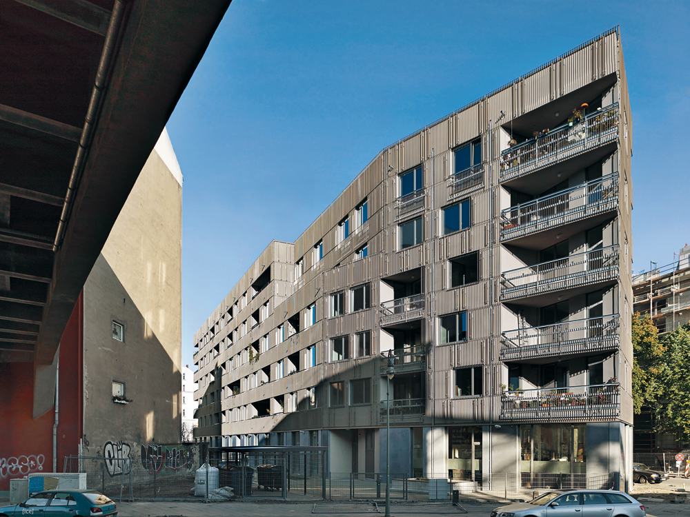 Wohnhaus für eine Baugruppe in Berlin, 2013
Architekten: Roedig Schop, sieglundalbert, dmsw