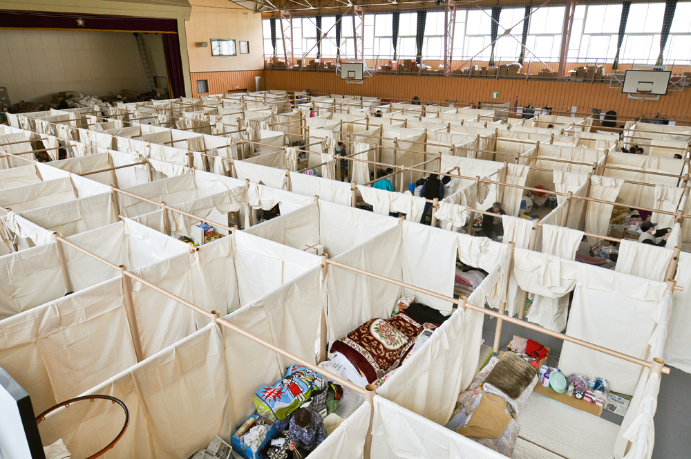 Aufbau des Paper Partition System 4 nach dem Tsunami in Japan (2011)