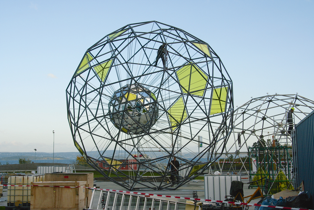 »Knowing doing planet«, Polyedrischer Pavillon von Olafur Eliasson in Oslo, 2012