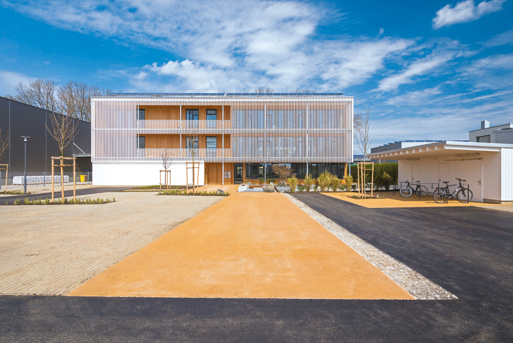 Verwendung von Buchen-FSH in Tragwerk, Fassade und Innenausbau
Bürogebäude in Augsburg, 2015
Architekten: lattkearchitekten, Augsburg
Tragwerksplaner: bauart konstruktions GmbH, München