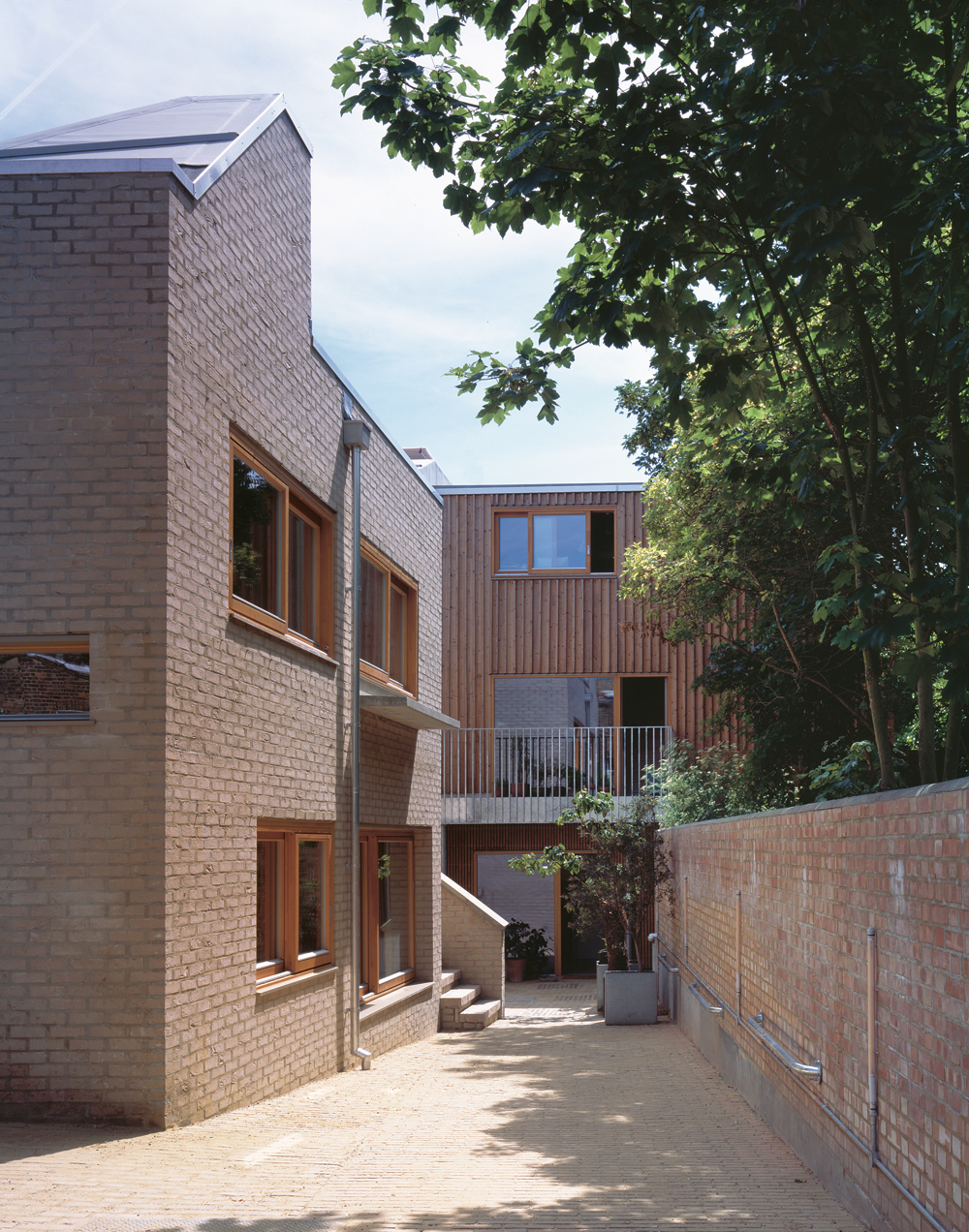 Baugruppe mit 6 Wohnhäusern in London, Henley Halebrown Rorrison 2014