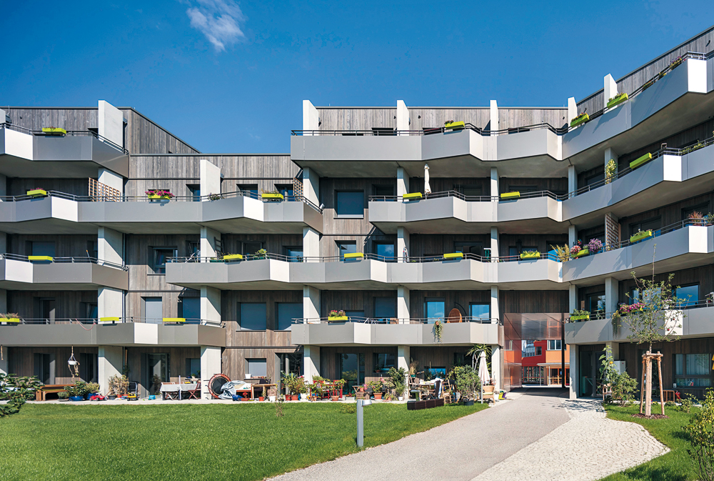gemischt geförderter Mehrgenerationen-Wohnungsbau in München-Forstenried, 2014
Bauherr: Genossenschaft Wogeno
Energiestandard: KfW 55 (EnEV 2009)