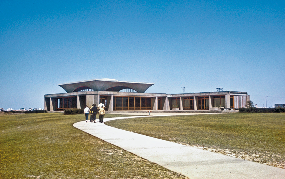 Wright Brothers Memorial Visitor Center, Kill Devil Hills, 1966, Architekten: Ehrman Mitchell, Warren Cunningham, Romaldo Giurgola