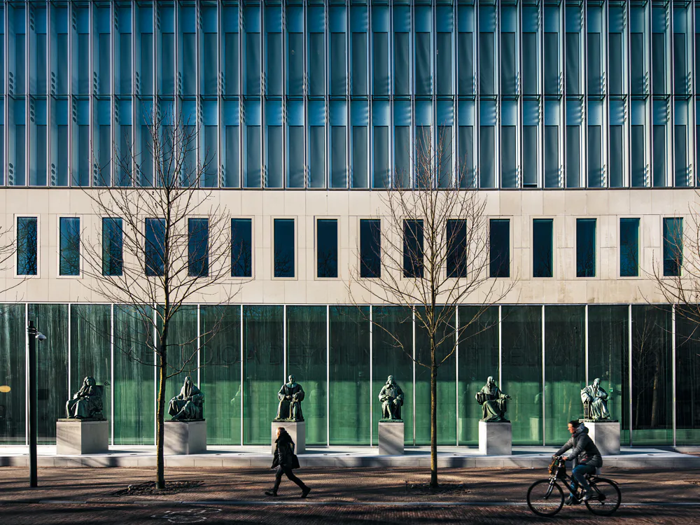 Bericht: Ordnung, Klarheit, Transparenz: der Oberste Gerichtshof in Den Haag