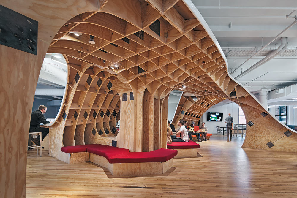 Schreibtisch für bis zu 170 Mitarbeiter: Werbeagentur »The Barbarian New York«, Interior Design: Clive Wilkinson Architects 2014