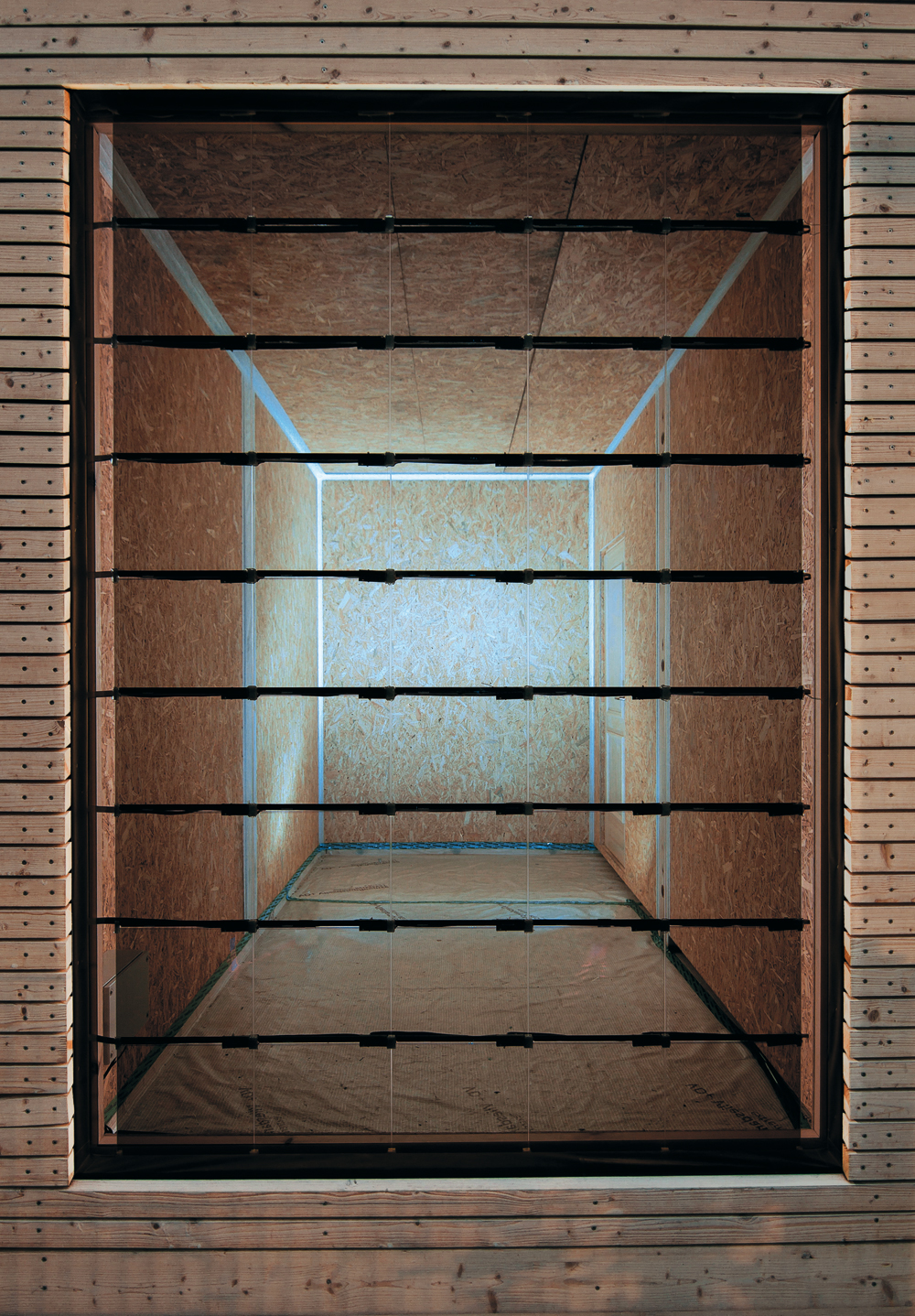 schaltbare Fassade mit individuell ansteuerbaren Pixeln als Bildschirm, Sonnen- und Blendschutz, Versuchsstand ILEK Uni Stuttgart 2016