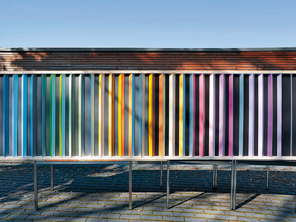 Bemusterung von Farbtönen im Maßstab 1:1 für das Marrahaus Heilbronn, 2015, zur Kontrolle der Kontrast-, Licht- und Schattenwirkungen sowie Blickperspektiven
Architekt: Alexander Schleifenheimer, Coburg
Fassade: Antonio Marra