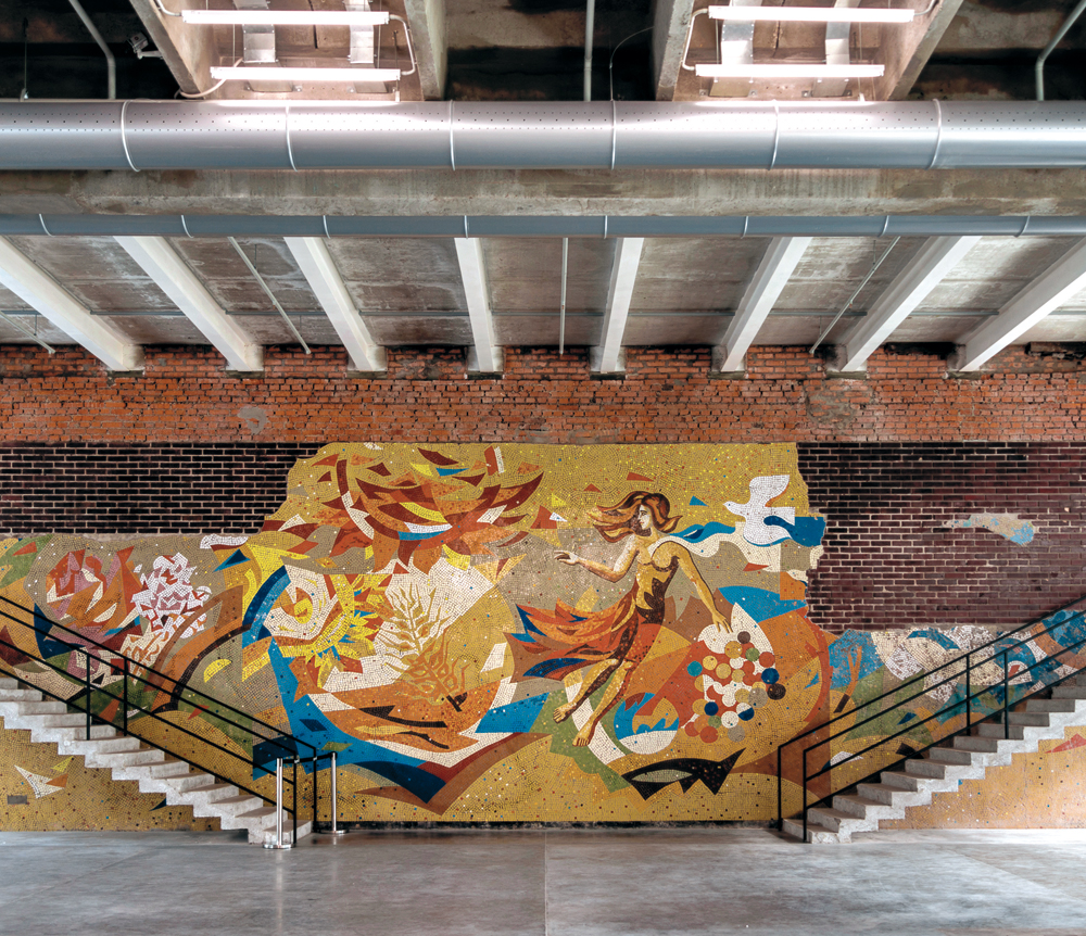 Garage Museum of Contemporary Art, Gorki Park, Moskau 2015, ehemaliger Vremena Goda-Pavillon mit Restaurant, 1968; sozialistisches Wandmosaik