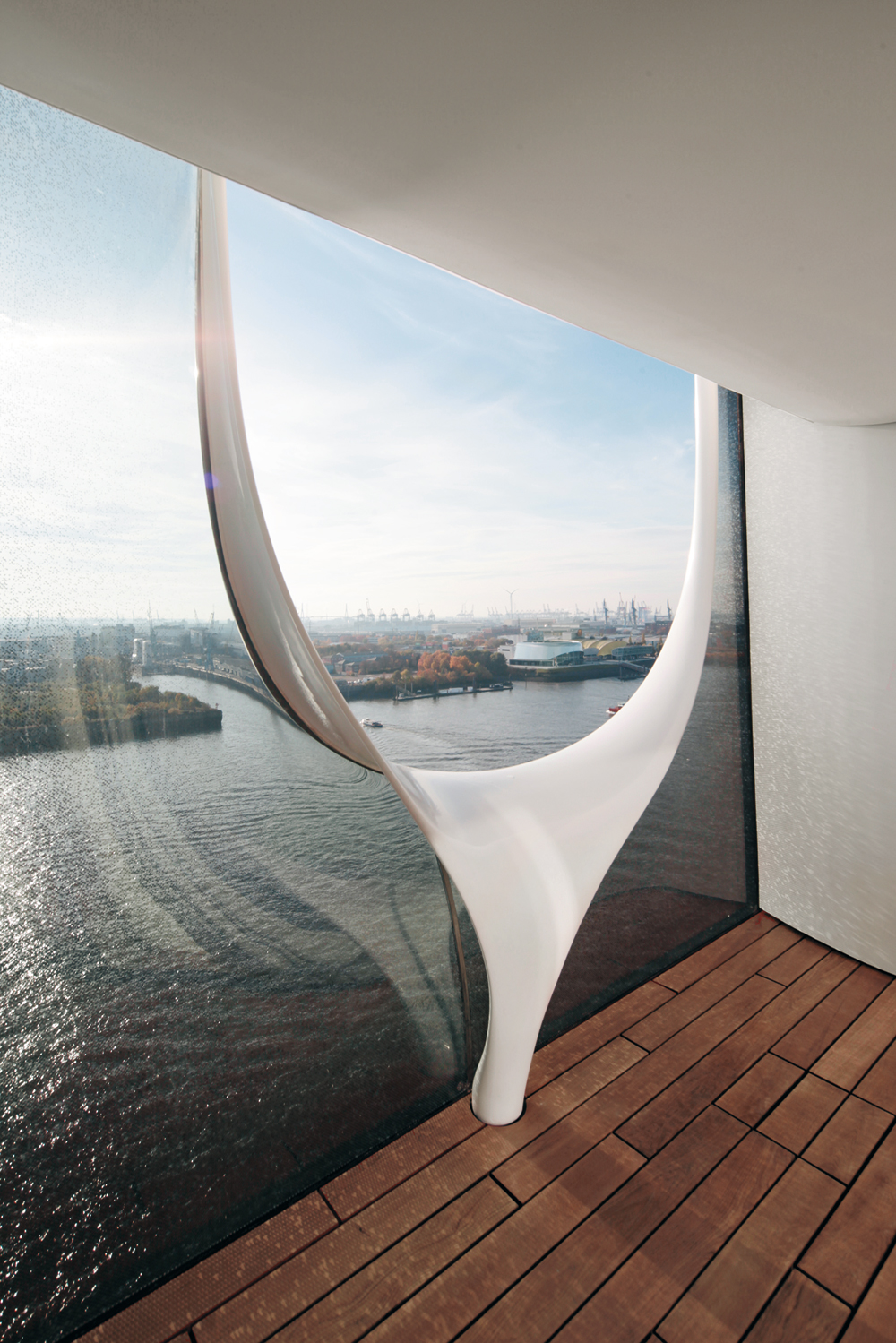 Loggia mit GFK-Element als Brüstung