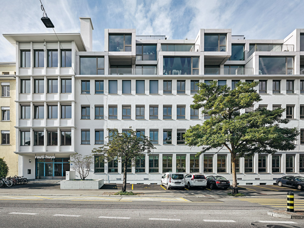 Gebäude mit dreigeschossiger Aufstockung