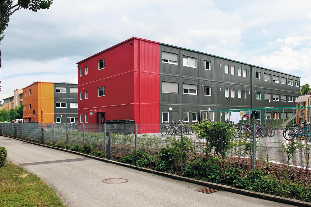 vorgefertigte Stahlmodule: Gemeinschaftsunterkunft München-Ost, 2015, Architekten: Gerstberger Architekten, Hersteller: CMS Container