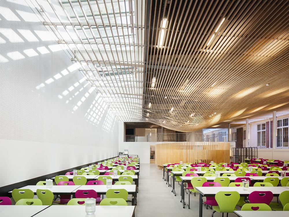 Schulkantine in Versailles