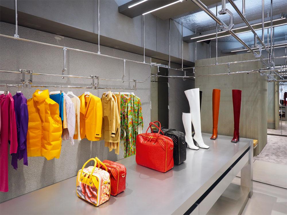 Raumgestaltung, Ausstellungsdesign: Gonzalez Haase AAS, Berlin
Balenciaga Store (2017)