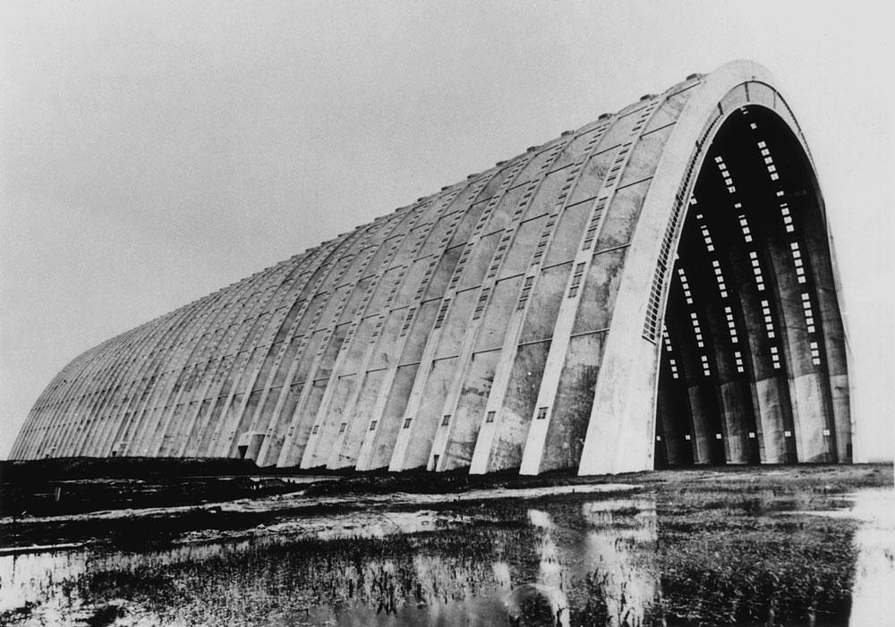 Luftschiffhallen, Paris-Orly. Objektplanung / Tragwerksplanung: Eugène Freyssinet