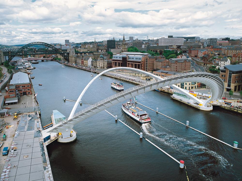Gateshead Millennium Bridge, Gateshead 2001 architects: Wilkinson Eyre structural engineers: Ramboll