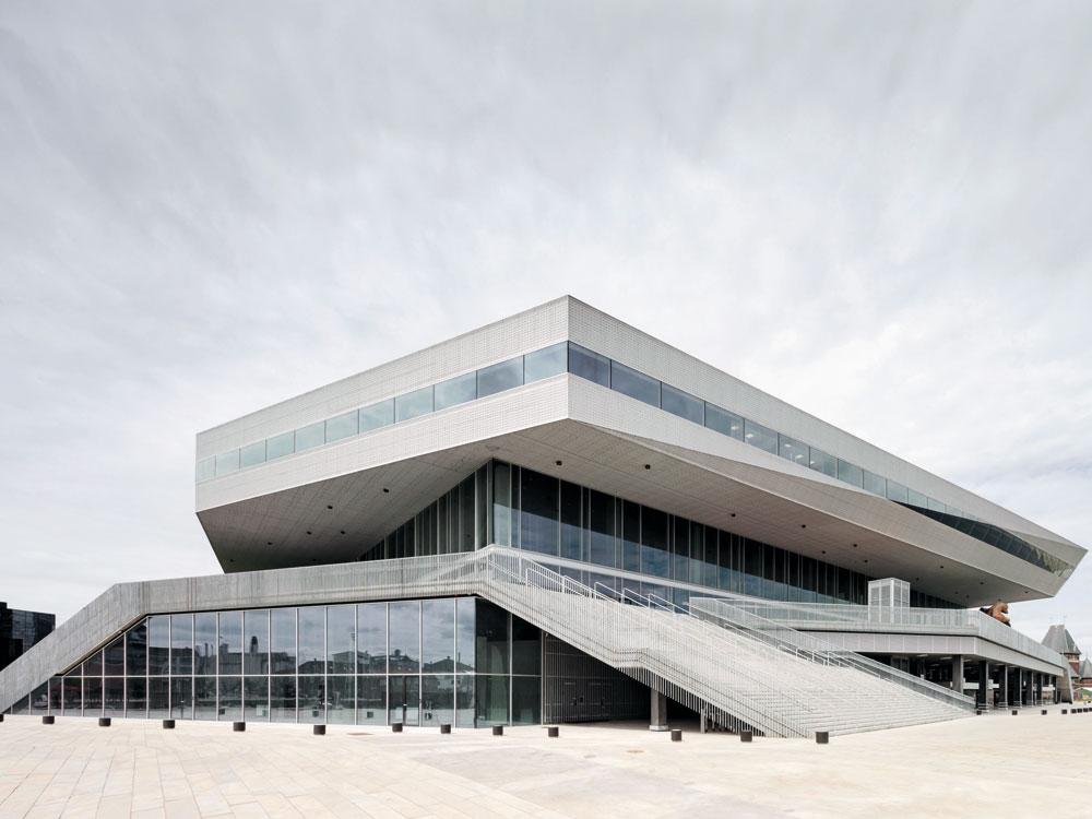 Library with Offices in Aarhus