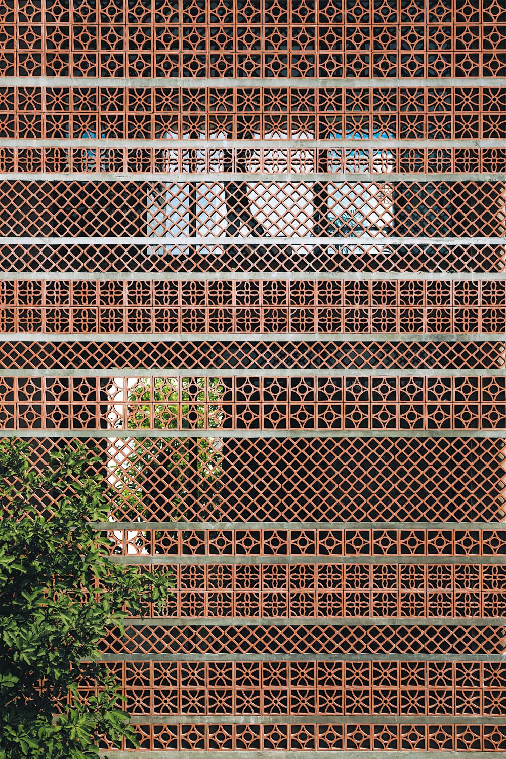 Mehrfamilienhaus, Ho-Chi-Minh-Stadt, 2016
Architekten: Sanuki Daisuke Architects