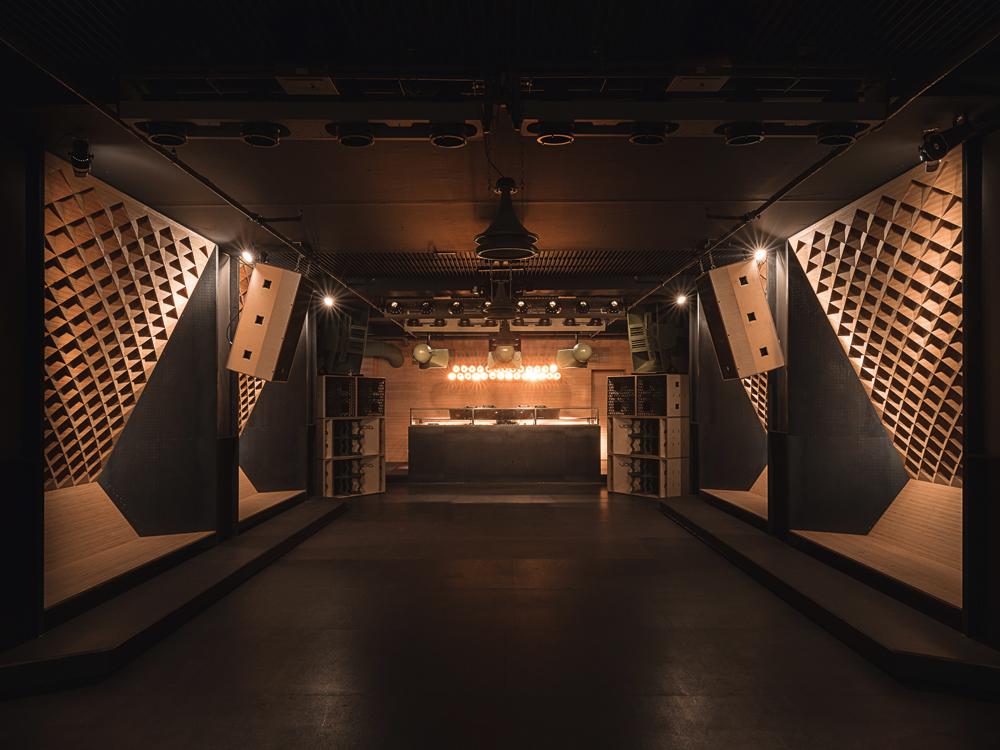 Magazin: Elektro-Club Blitz in ­München