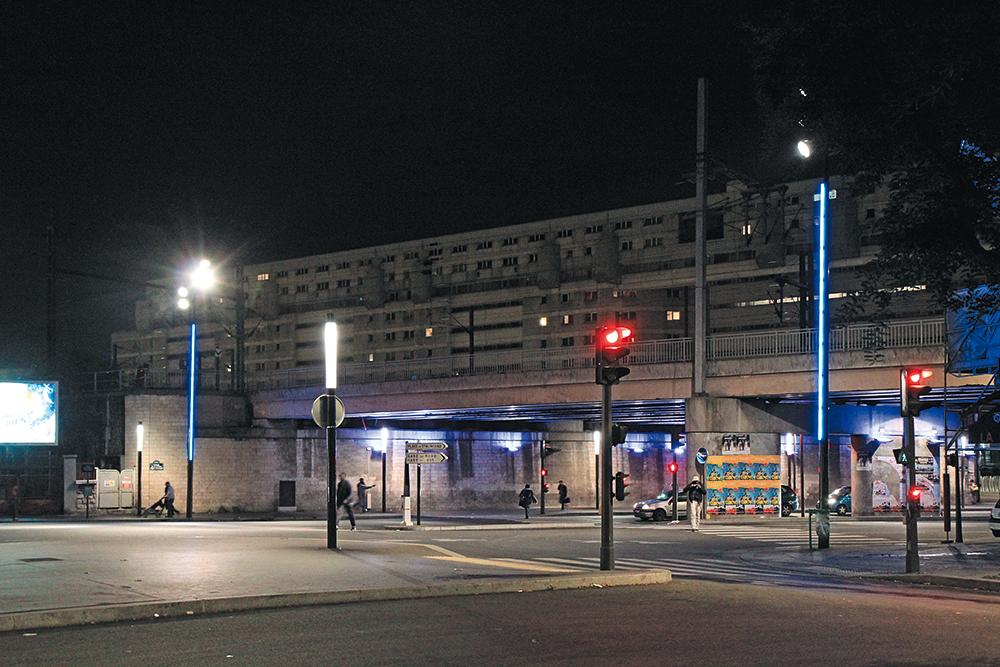 2006 entwickelte Concepto ein Beleuchtungskonzept für die äußeren Stadtbezirke und die Stadteinfahrten von Paris entlang des Boulevard Périphérique. Ein wesentlicher Bestandteil war die zeichenhafte Beleuchtung der ehemaligen Stadttore mit farbigen Lichtstelen.