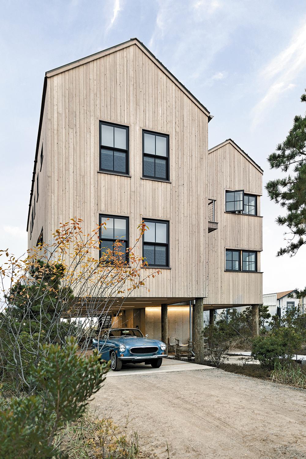 Über die Fluten erhebt sich dagegen dieses Wohnhaus von Caleb Johnson im US-Bundes
staat Maine.