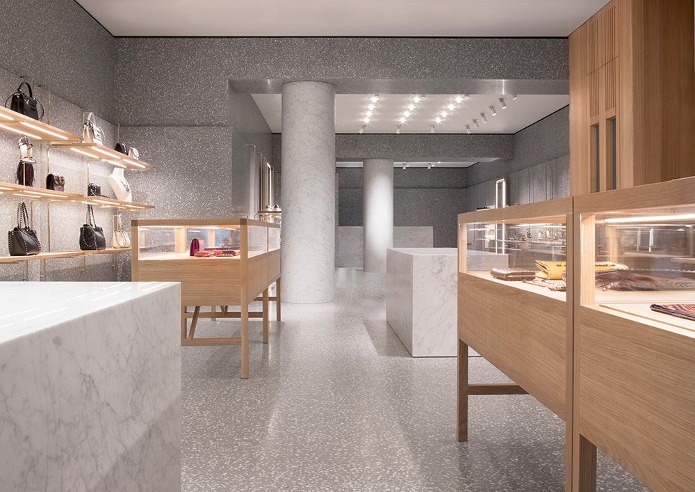 Valentino London (2016); Architekten: David Chipperfeld Architects, Mailand Bauherr: Valentino SpA; Standort: 39 Old Bond Street, Mayfair, London, W1S 4QP (GB); Ladenfläche: 536 m²