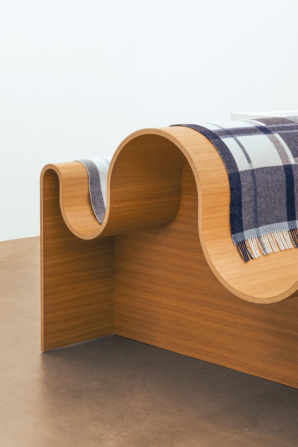 Holzweiler Pop-up-Store,  Paris Fashion Week (2018)  Architekten: Snøhetta,  snohetta.com
Bauherr: Holzweiler
