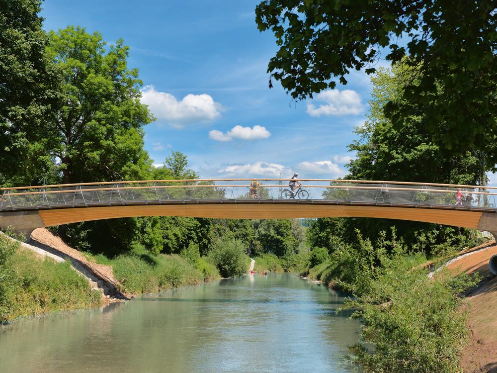 Die Brücke Weinstadt-Birkelspitze mit einer Spannweite von 32,20 m wurde zur Remstal Gartenschau im Mai 2019 eröffnet.