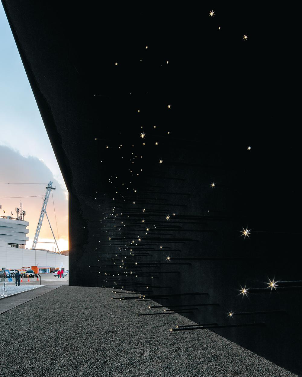 Die Substanz Vantablack gilt als das schwärzeste Schwarz der Welt. Der Architekt Asif Khan hat damit 2018 die Dreidimensionalität seines Pavillons in Pyeongchang optisch aufgelöst.