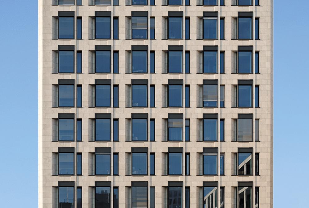 Hotelturm von Hilmer & Sattler und Albrecht